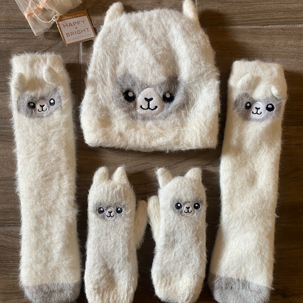 SOLD- Adorable Cream and Gray Kids Alpaca Winter Set